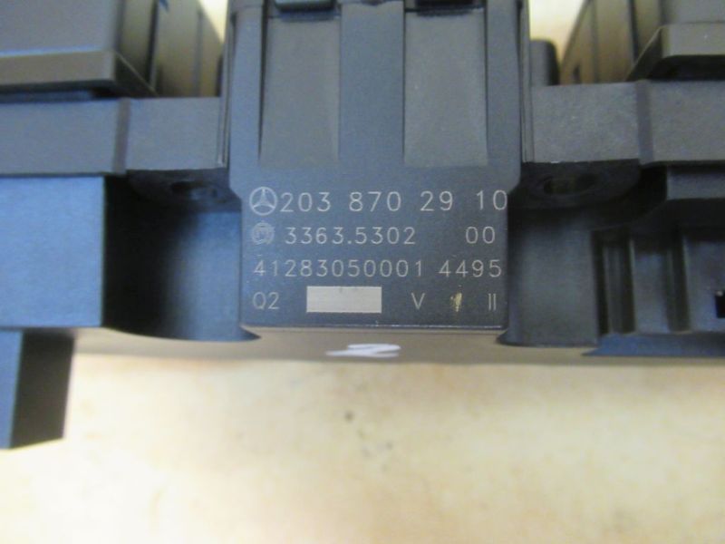 Schalterleiste ESP Sitzheizung Warnblinker Nr2MERCEDES C-KLASSE T-MODEL S203 C 220 CDI