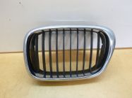 Khlergrill Frontgrill vorne links<br>BMW 5 (E39) 520I